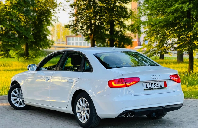 Audi A4 cena 47900 przebieg: 204535, rok produkcji 2013 z Ząbki małe 742